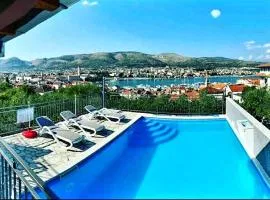 Apartmani Balan s vanjskim bazenom