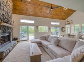 The Mountain House Windham Retreat with Hot Tub!