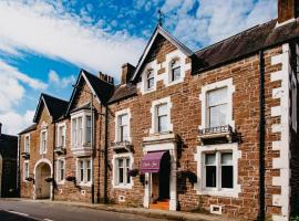 Coorie Inn Restaurant and Rooms, hótel í Crieff