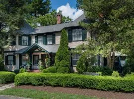 Pinecrest Bed & Breakfast