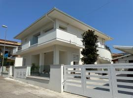 white B&B, hotel con estacionamiento en Pagliare