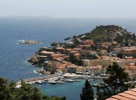 Isola del Giglio casa Nico e casa Camilla Monticello Giglio Porto, hotel sa Giglio Castello