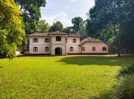 Elpitiya Walauwa Heritage Home, bed and breakfast v destinaci Gampola