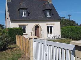 Maison bretonne, hotelli kohteessa Plourhan