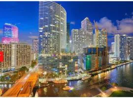 Gorgeous Bay & City view condo in Brickell with Free SPA