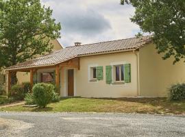 Bungalow in Lanzac with Private Terrace, casa vacanze a Lanzac