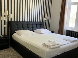 Guest House Pirosmani 60، فندق في سينغناغي