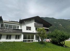 Beautiful apartment in Gortipohl with garden, hotel in Gortipohl