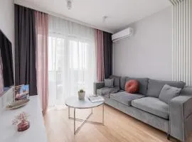 Vetulaniego Apartment with Air Conditioning & Parking by Renters Prestige