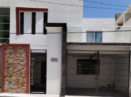 Amplia Casa/Residencia a 15 Minutos de playa Miramar y Altama, hotel in Tampico