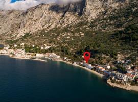 Apartments by the sea Drasnice, Makarska - 20243, hotel di Drasnice