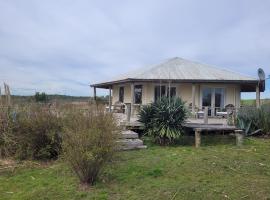 Casa en barrio de Chacras Las Perdices, villa in Carmelo