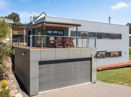 Black Diamond - Luxury Alpine Home in Merrijig - Sleeps 14