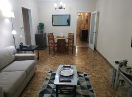 Hermoso Apto de 3 Dormitorios 86m2 en Tres Cruces, holiday rental in Montevideo