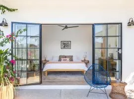King Bed, Air Conditioning, Pool, Fast Wifi - Luna at Casa Calavera