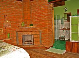 Chalé dos Gnomos, hotel in Visconde De Maua