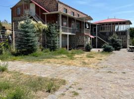 Zoratc QARER, khách sạn ở Sisian