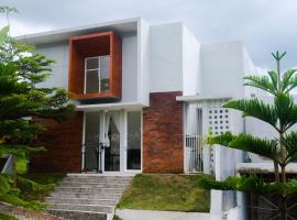 Privat Homestay Malang Oz HK 39, holiday home in Dau