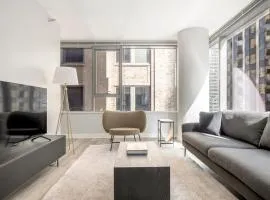 Loop 1BR w gym pool lounge 1 block from L CHI-605