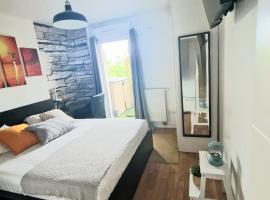 Modern and confortable apartment close to Paris, hotel in Bois-Colombes