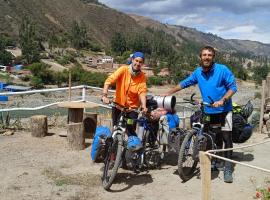 Huaraz में, होटल casa montañista lodge & camping