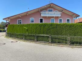 Haus Seerose, hotel with parking in Taching am See
