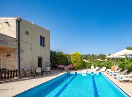 Villa Satra, hotel with pools in Elefterna