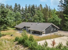 Beautiful Home In Oksbl With Kitchen, hotel a Mosevrå