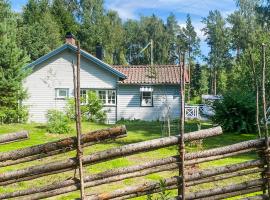 Awesome Home In Dalar With 3 Bedrooms And Wifi, hotell i Dalarö