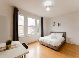 Great Rooms in Plaistow