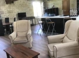 195 Château Gourdet Loft + 2 chambres, hotel in Bourg-sur-Gironde
