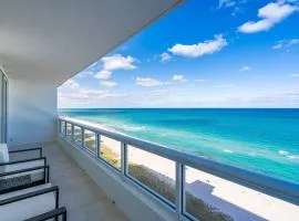 OceanFront Luxury Penthouse 2 Bedrooms with Direct Ocean View