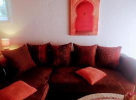 Les Gîtes De Cayenne - Gîte ORIENT, hotel v destinaci Dions