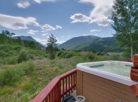 Keystone Getaway with Hot Tub and Mountain Views!, hotell sihtkohas Keystone