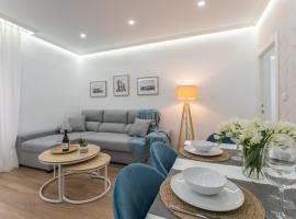 Casa Augusto - junto al Teatro Romano, con garaje, casa de campo em M&eacute;rida