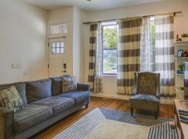 Modern St Louis Vacation Rental Near Benton Park!, hotel in Soulard