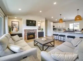 Modern Del Rey Oaks Retreat 2 Mi to Monterey Bay!