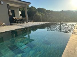 A CASA DI LAURENA piscine chauffée proche St Florent โรงแรมที่มีที่จอดรถในVallecalle