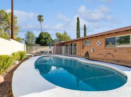 Family-Friendly Desert Oasis, hotel u gradu 'Tucson'