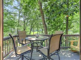 Creek View 3 - Fireside Sips Water View Community Extras, hotel sa parkingom u gradu Holcomb