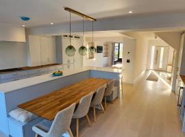 Luxury home near Fistral Beach, hotel en Newquay