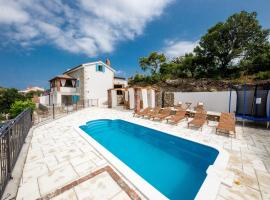 Villa Copun with heated pool, cottage in Rab