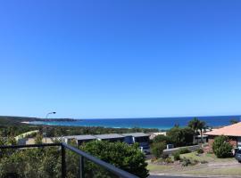 The Views - 3 or 4 Bedroom、Tura Beachのホテル