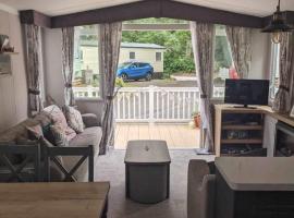 Luxury caravan, glamping site in Porthmadog