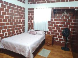Casa personal o familiar para vacacionar en Yurimaguas – hotel w mieście Yurimaguas