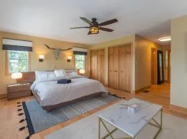 The Farmhouse - Luxury 5BR - Bay View - Waterfront - WFH - Home Gym