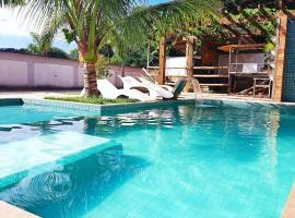 Casa com piscina e muita tranquilidade, lemmikkystävällinen hotelli kohteessa Rio de Janeiro