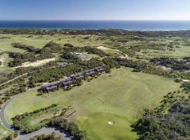 The Golf House at St Andrews Beach, golf hotel in Fingal