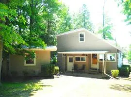 Cavalier Cottage - Private Lakefront W Kayaks!