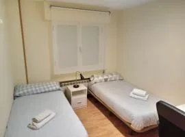 Room in Guest room - H Individual In Reformed Residence that has wifi and center no203